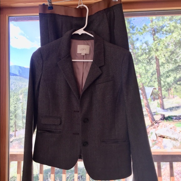 LOFT Jackets & Blazers - Loft suit jacket and skirt size 2 LOFT Jackets & Blazers - Loft suit jacket and skirt size 2